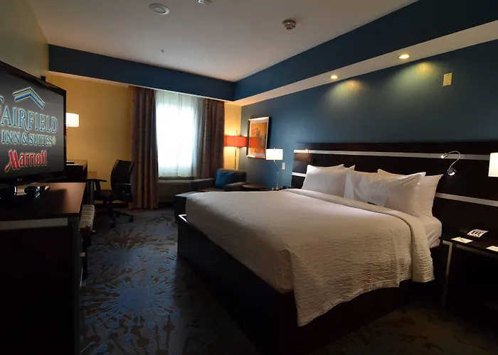Fairfield Inn And Suites By Marriott North Spring